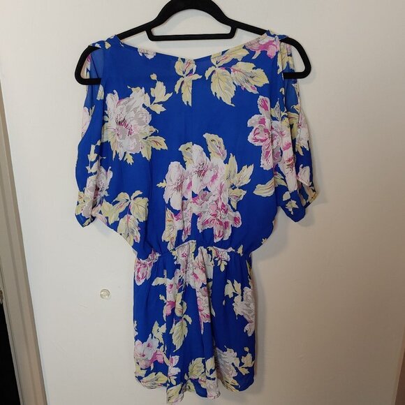 ASTR the Label Floral Tropical Hawaiian Romper Floral Blue Shorts Batwing - Picture 6 of 6